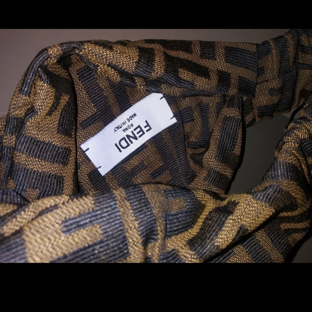 FENDI - Picture 4 of 6